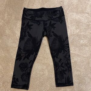 Lululemon Wunder Under Floral Capri Leggings Size 8